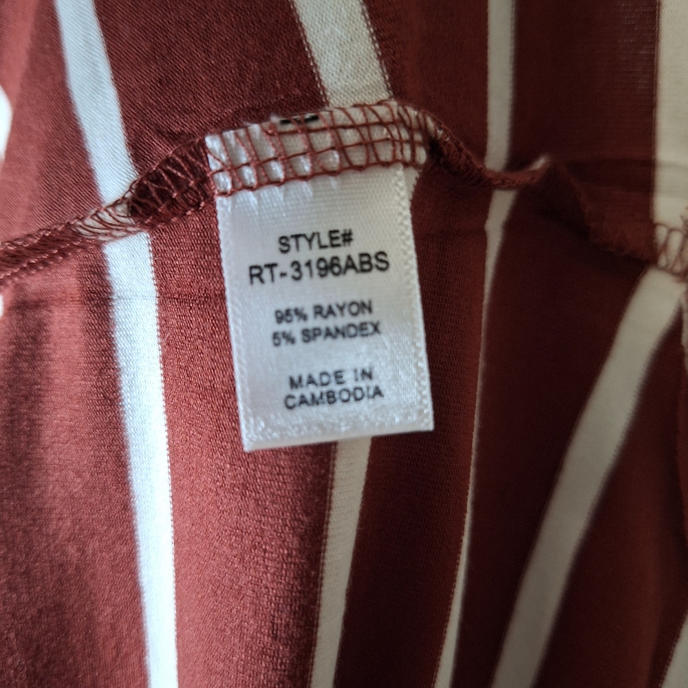 Zenana Outfitters Maroon & White Striped V Neck Stretchy Tank Top Boutique M - Picture 7 of 7